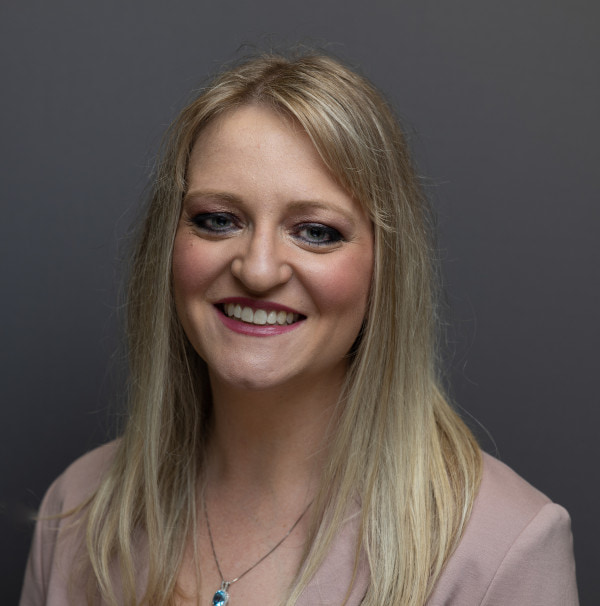 Juli Valdo - Tax and Accounting